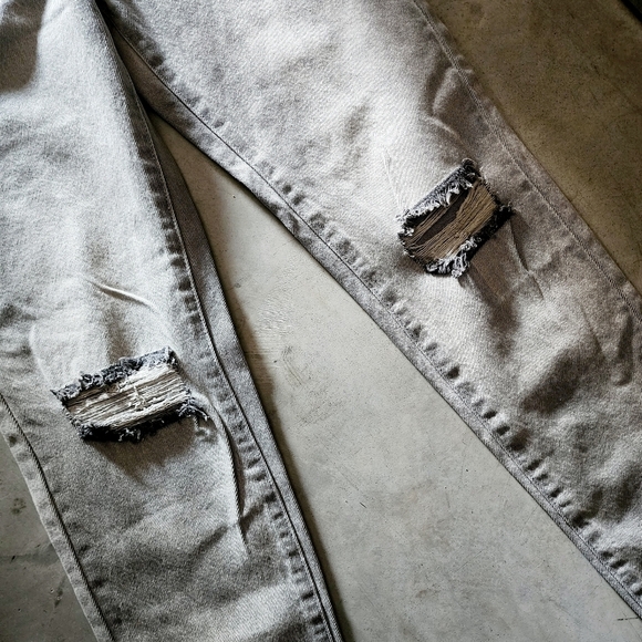BP High Rise Distressed Mom Jean Women's Waist 26 Grey Busted Knee Rips Cute EUC - Picture 4 of 9